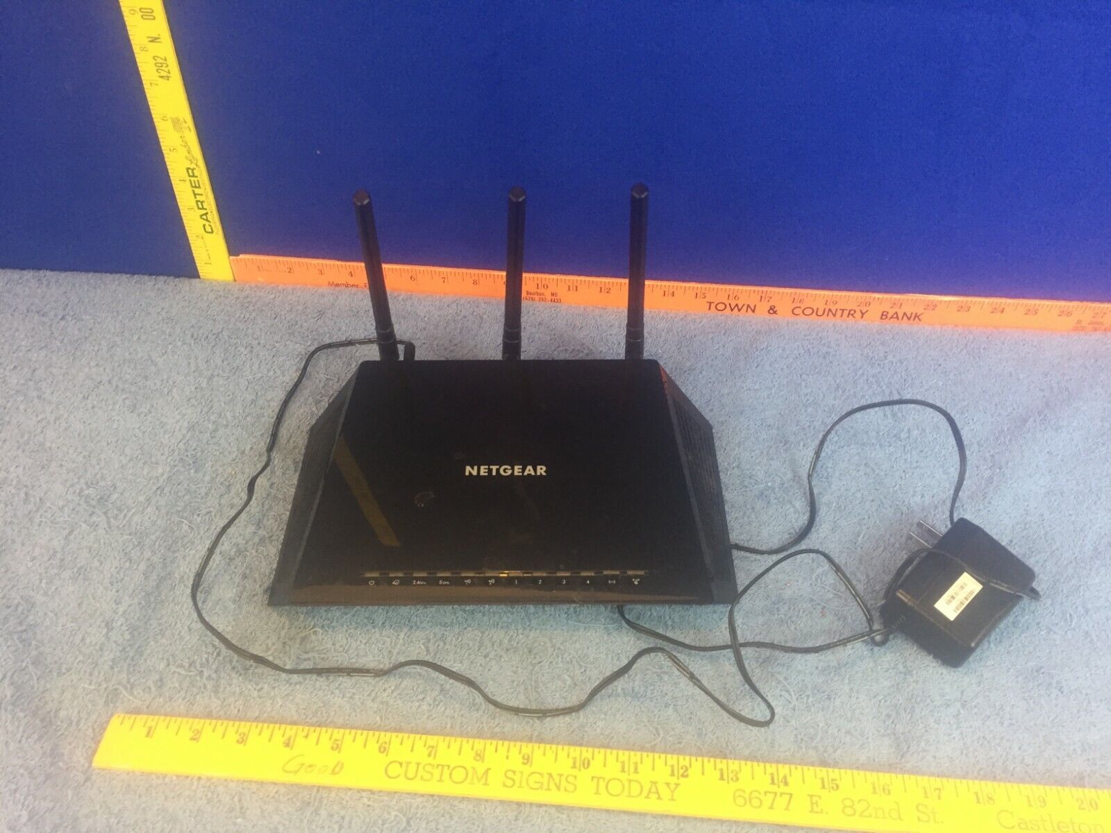 Netgear R6400 4 port Gigabit WiFi Router 