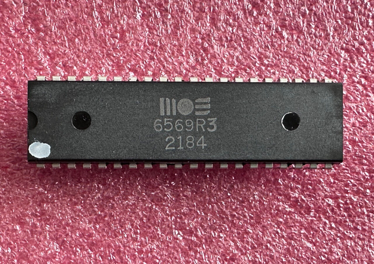 Mos 6569 R3 VIC Video Chip IC for Commodore C64, SX64/ Mos 6569R3 P.Woche :21 84