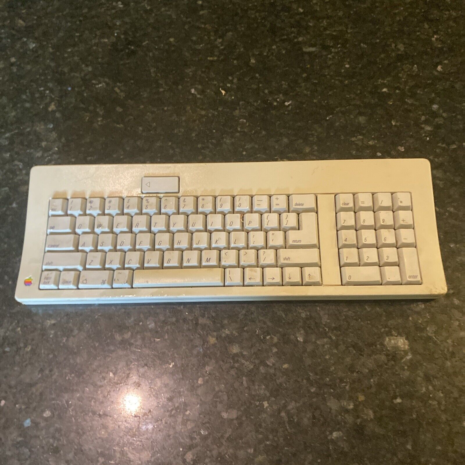 Parts or repair Vintage Apple Standard Keyboard Model M0116 for Macintosh II