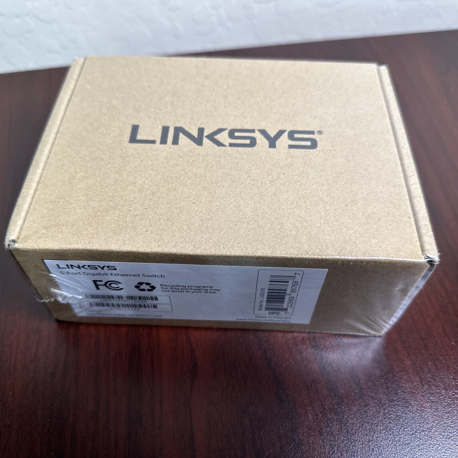 New Linksys LGS105 5 port business gigabit switch