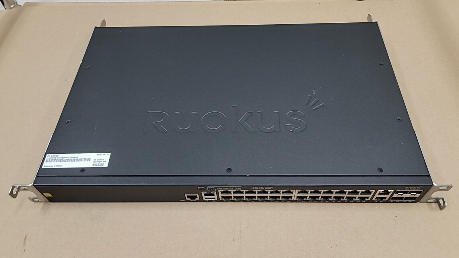 Brocade Ruckus ICX7150-24-4X10GR-A   Switch with power cord