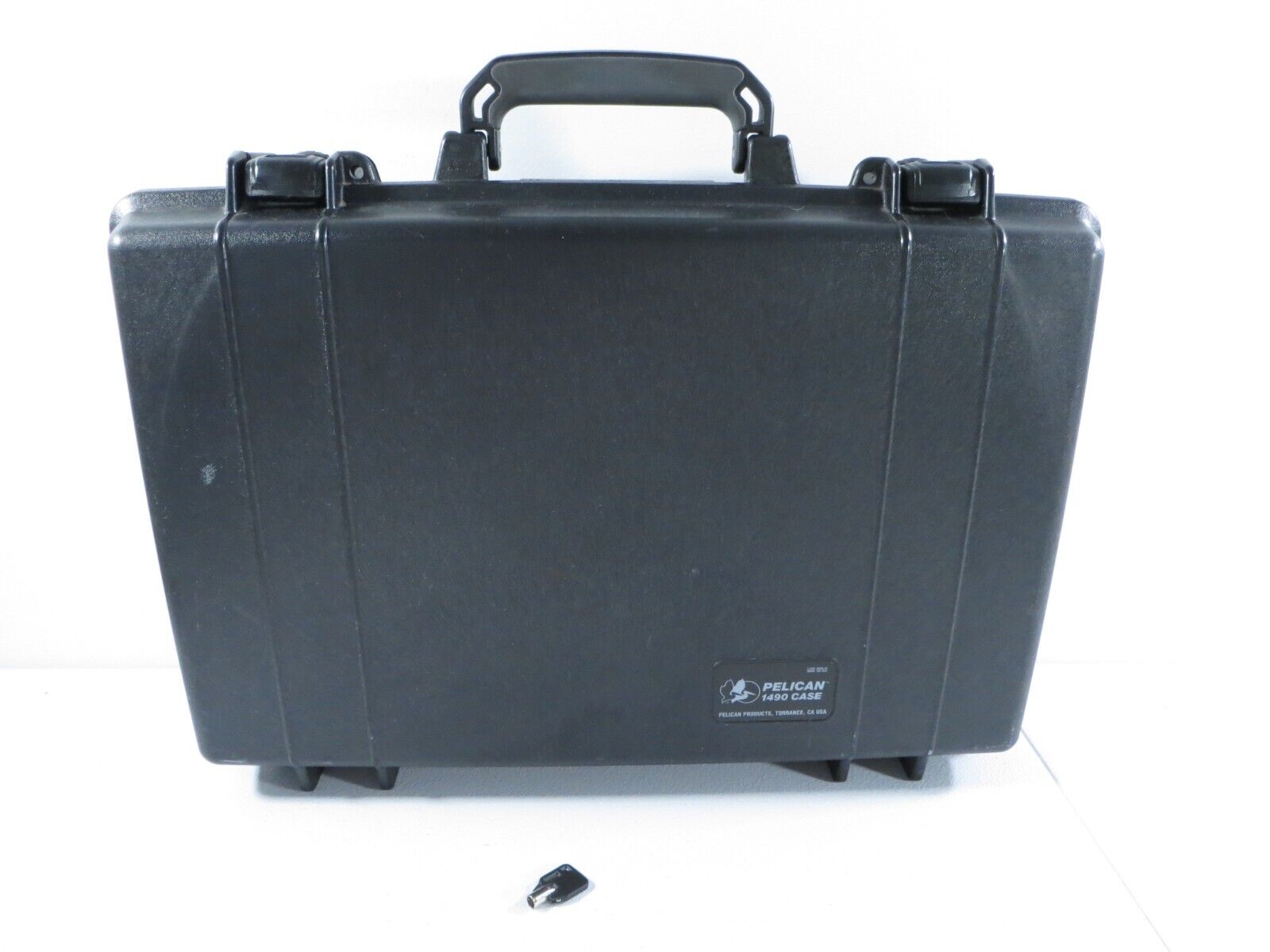 Pelican 1490 Black Hard Waterproof Laptop Protector Case US Military W/ Key