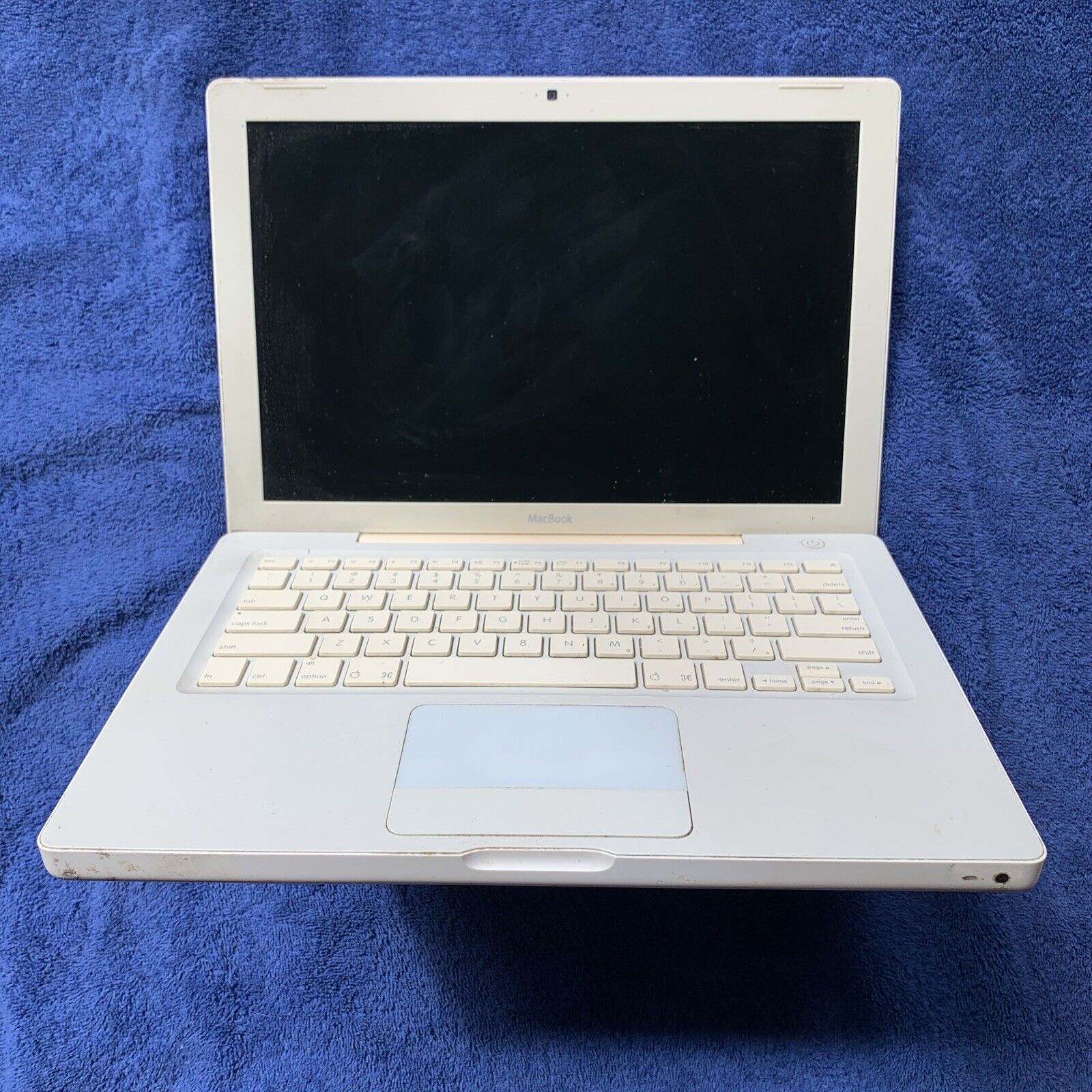 Vintage Apple MacBook, White,  A1181;  2006;  For Parts