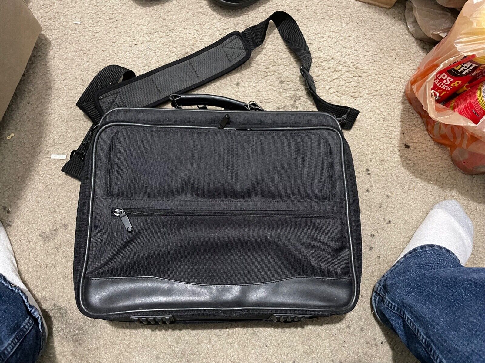 Port Noteworthy Laptop / Briefcase Bag Multi Zip Storage Compartments