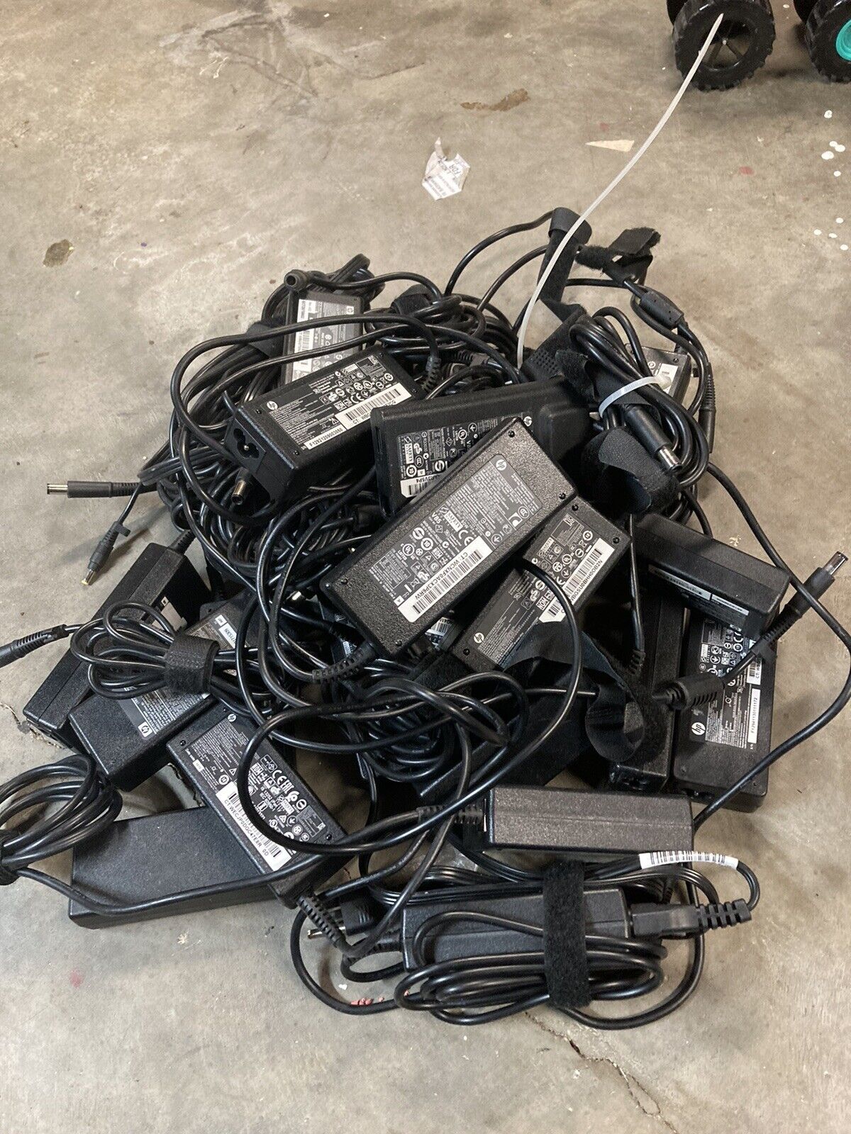 Lot of 22 Miscellaneous  Genuine  HP  Power Adapters