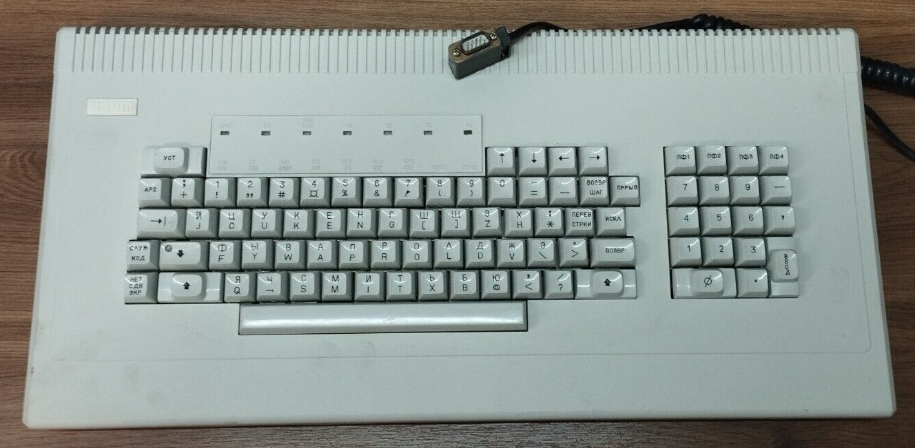 1 PCS Vintage  ИЗОТ IZOT CM 1604.M2 Bulgarian Keyboard TOP RARE 1987