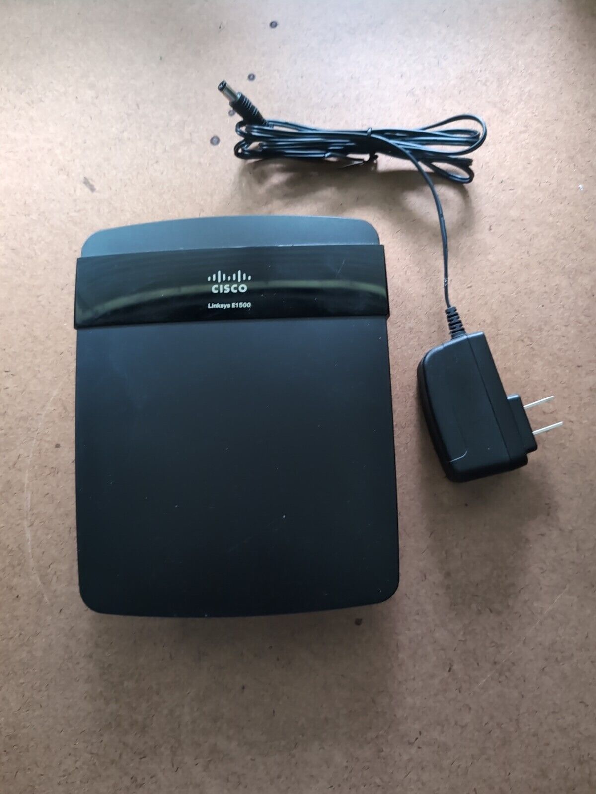 Cisco Linksys E1500 4-Port 300MB Wireless Router 