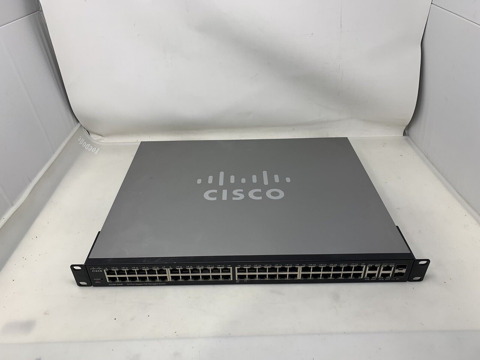Cisco SG300-52P 52-Port Gigabit 10/100/1000 PoE+ Managed Switch 32824F14