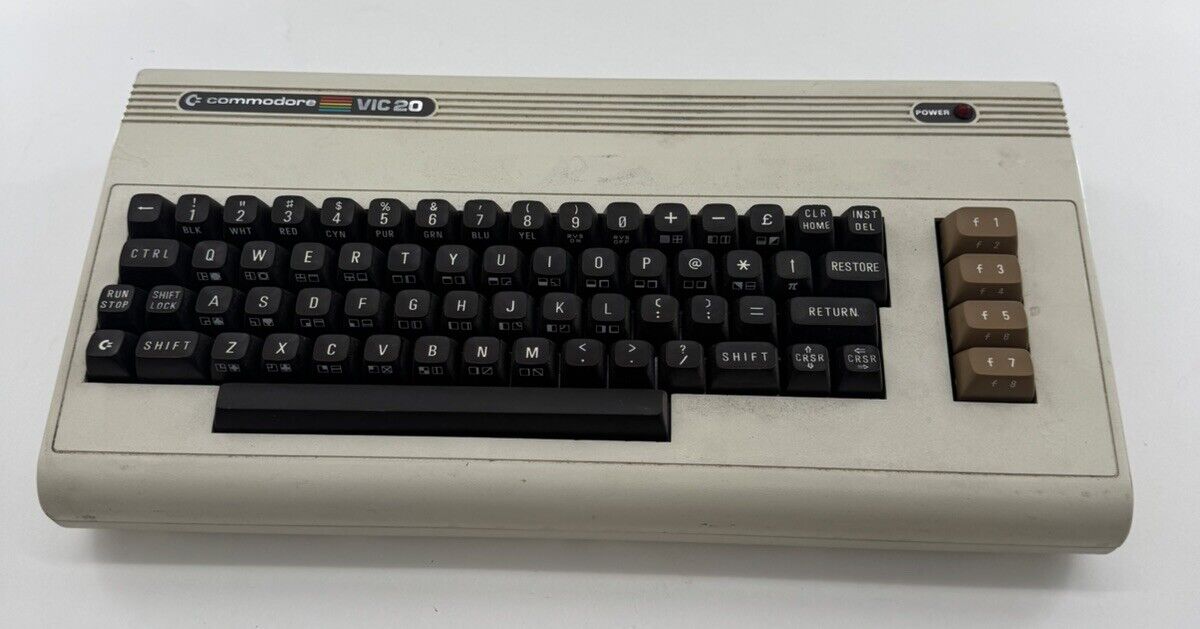RARE RETRO VINTAGE Commodore VIC-20 Gaming Keyboard Computer Untested No Power