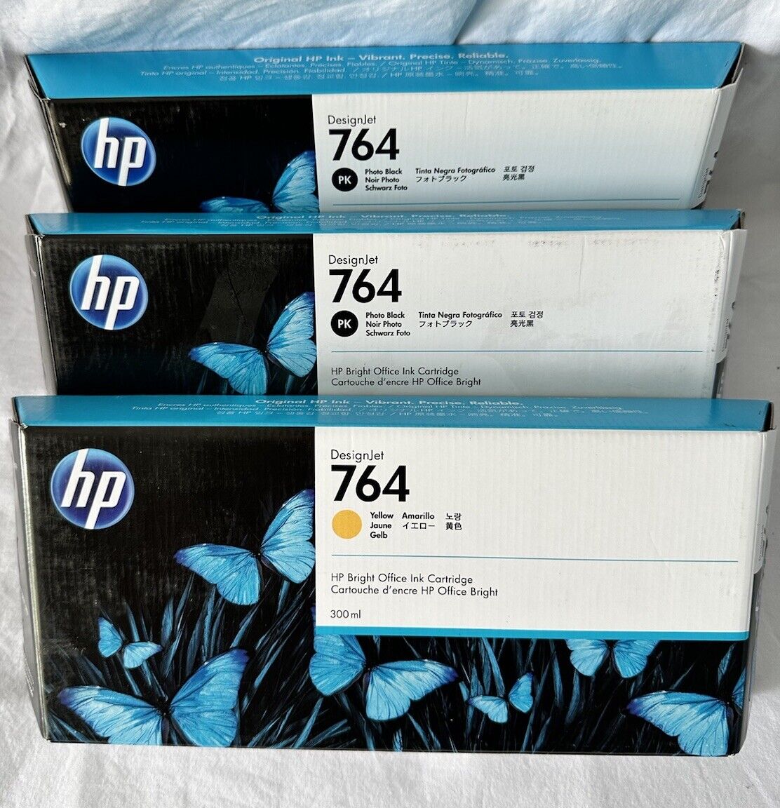 HP 764 300-ml Photo 5 pack 2 BLK 2 Yellow 1 Magenta (1 Yellow & 1 Magenta open)