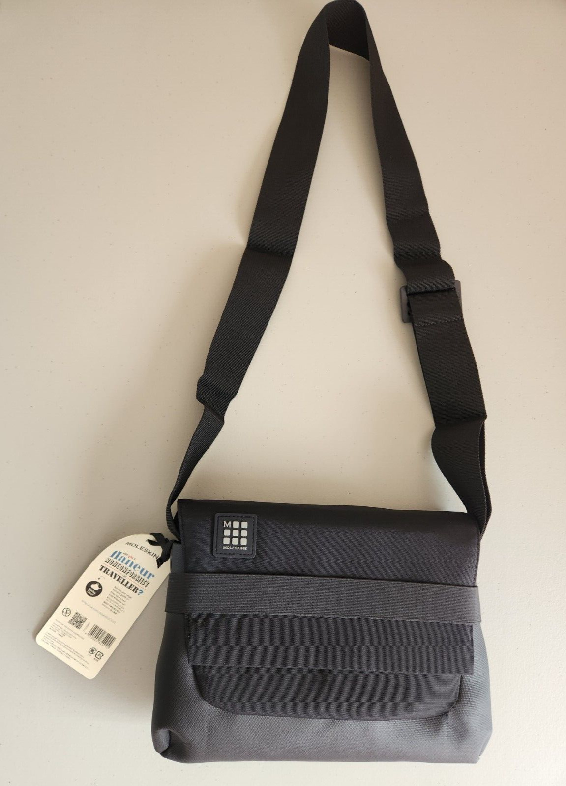 NWT Moleskine ID Collection Messenger Bag Black Up to 11\'\' Device