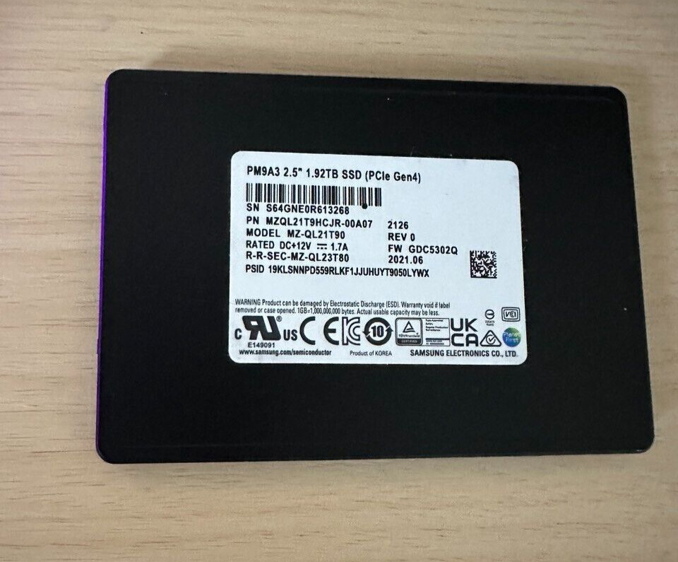 Samsung PM9A3 1.92TB Internal 2.5'' PCIe NVMe (MZQL21T9HCJR-00A07) SSD