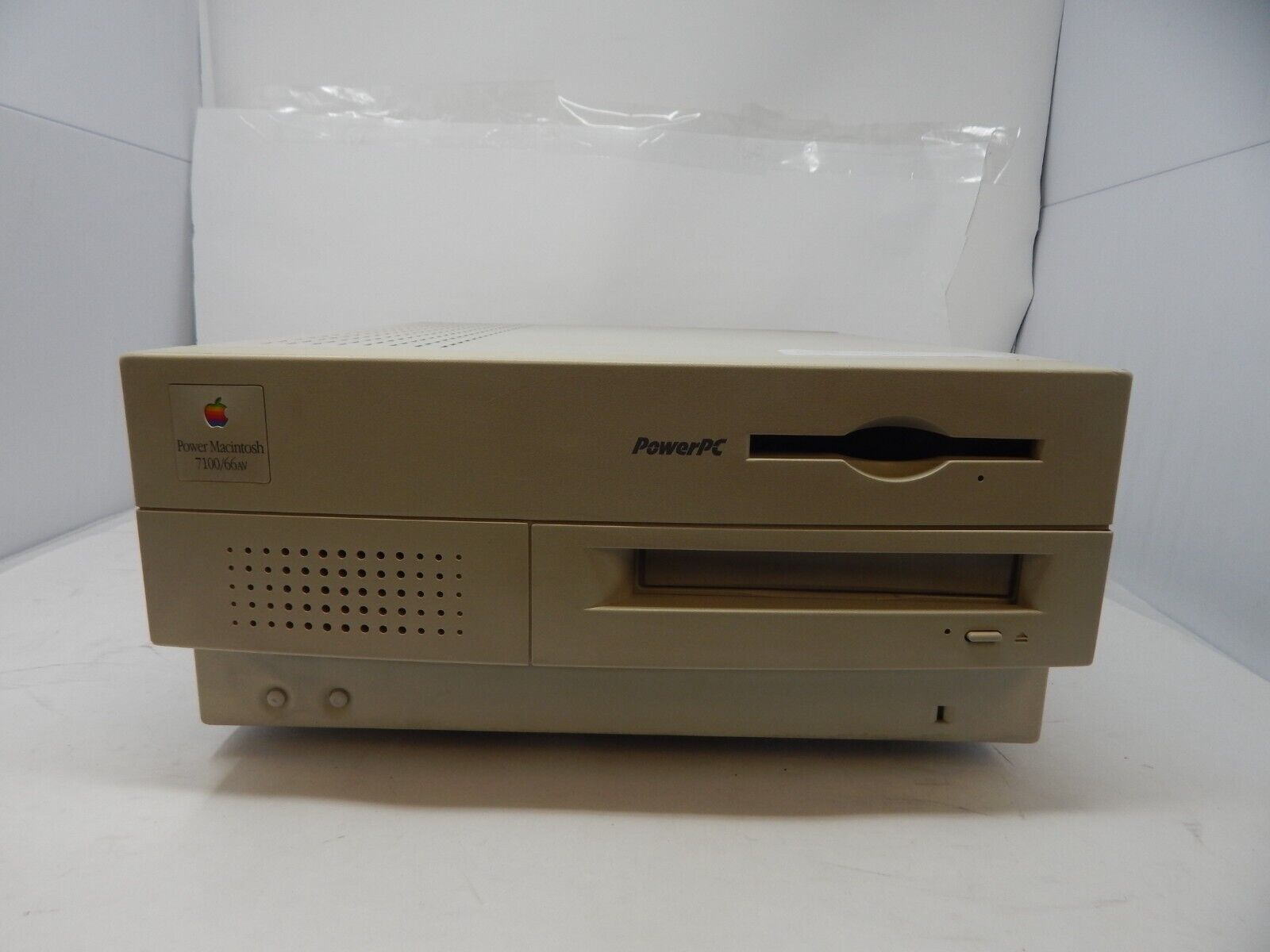 Vintage Apple Power Macintosh 7100/66AV Desktop Computer *Powers On