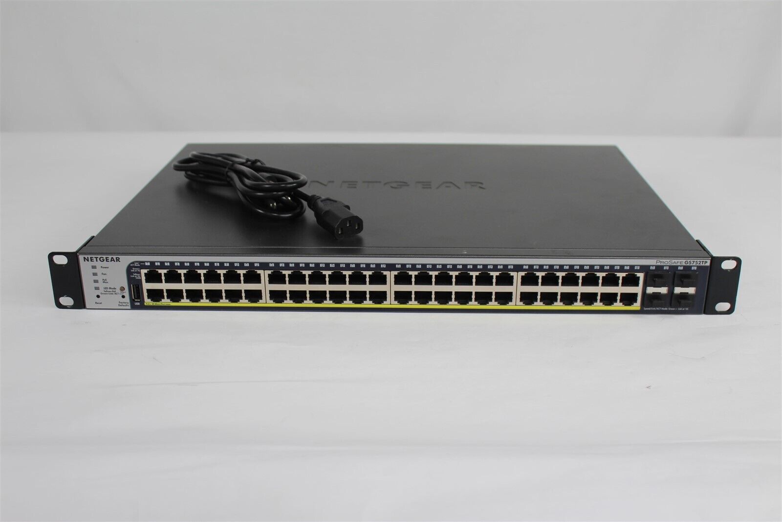 NetGear ProSafe GS752TPV2 48-Port Gigabit Stackable PoE+ Smart Switch 4 SFP Port