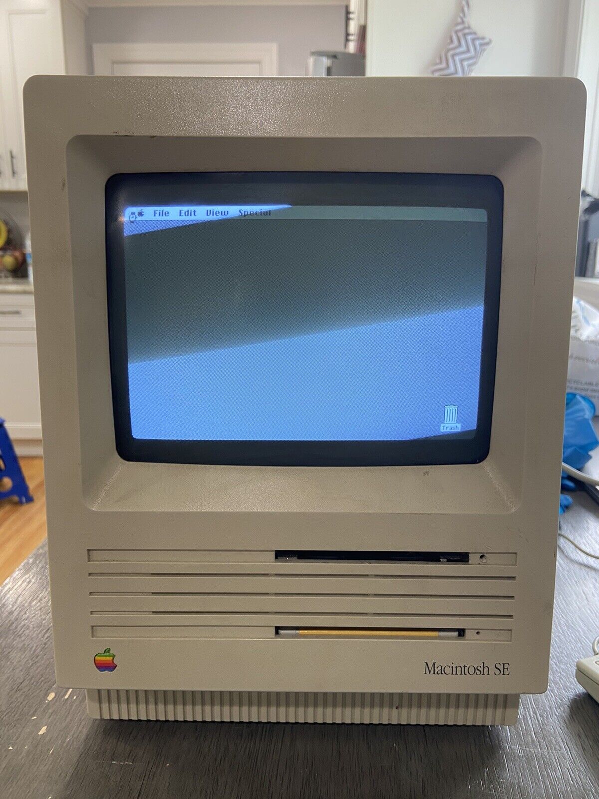 Macintosh SE M5010 Dual 800k Computer 1 MB Dual Floppy 1987 Mouse No KB Tested