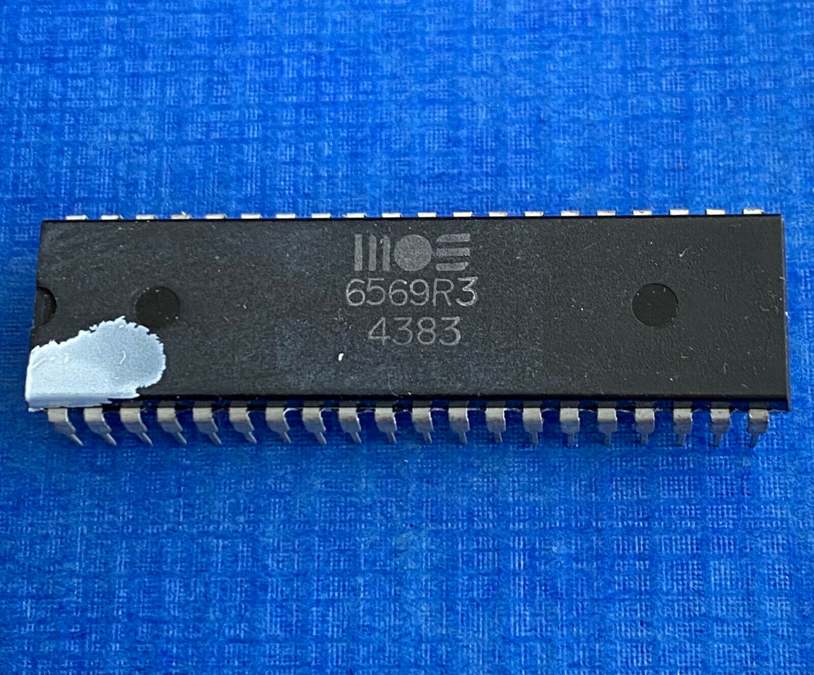 Mos 6569R3 Vic Video Chip Ic for Commodore C64, SX64 / P. Week: 43 83