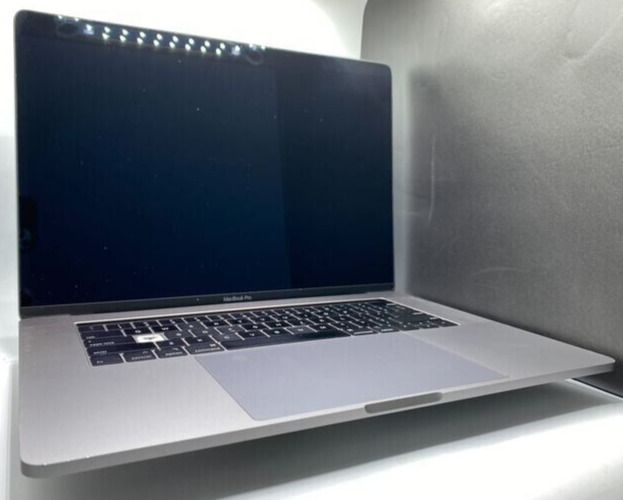 FOR PARTS MacBook Pro 15 2018 Touch Space Gray 2.6 i7 16GB 512GB