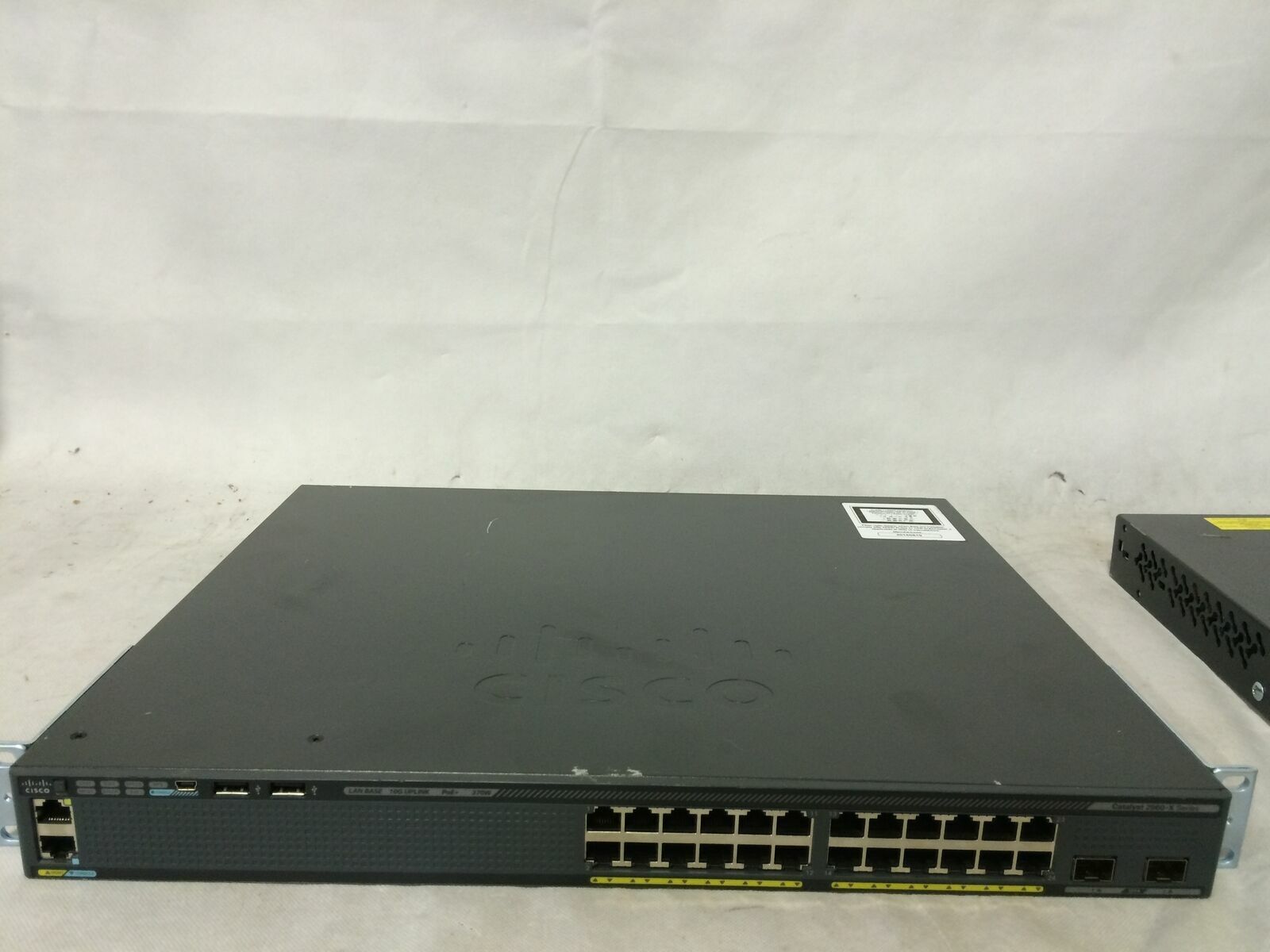 Cisco Catalyst WS-C2960X-24PD-L GigE PoE 370W, 2 x 10G SFP+, LAN Base