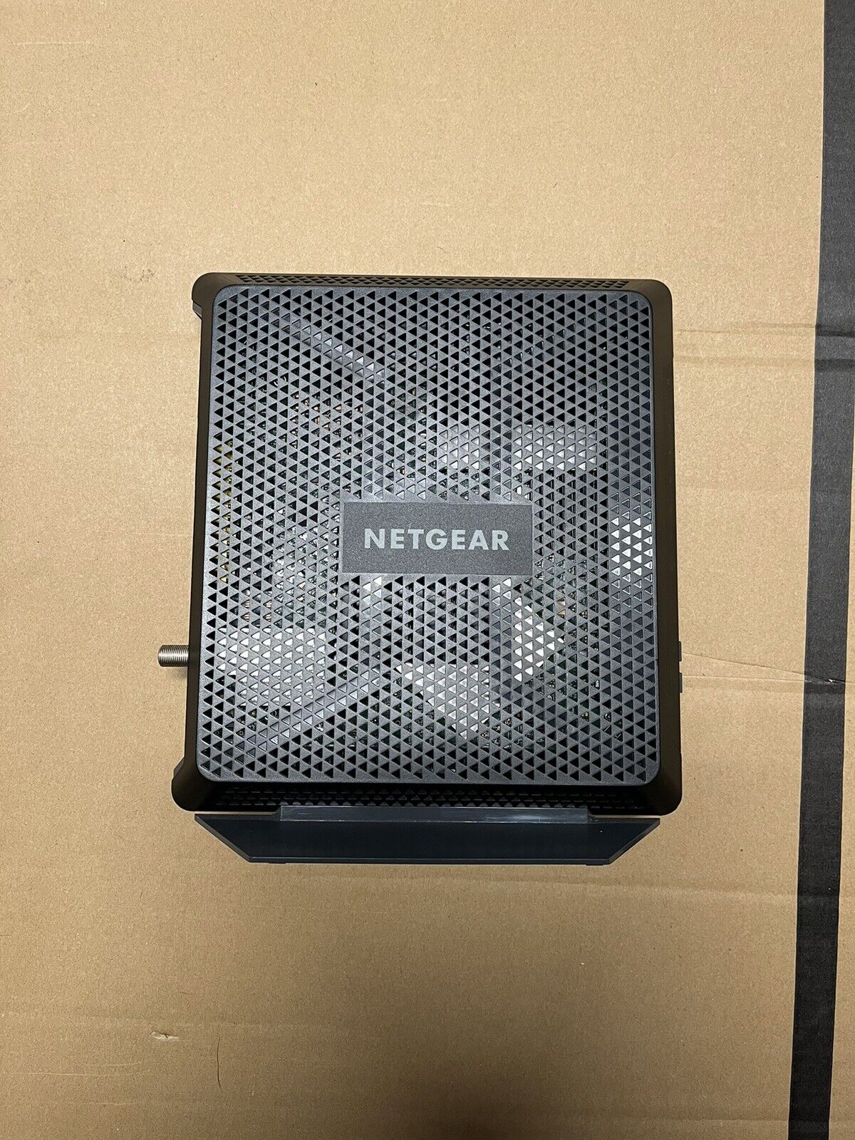Netgear AC1900 WiFi Cable Modem Router C6900