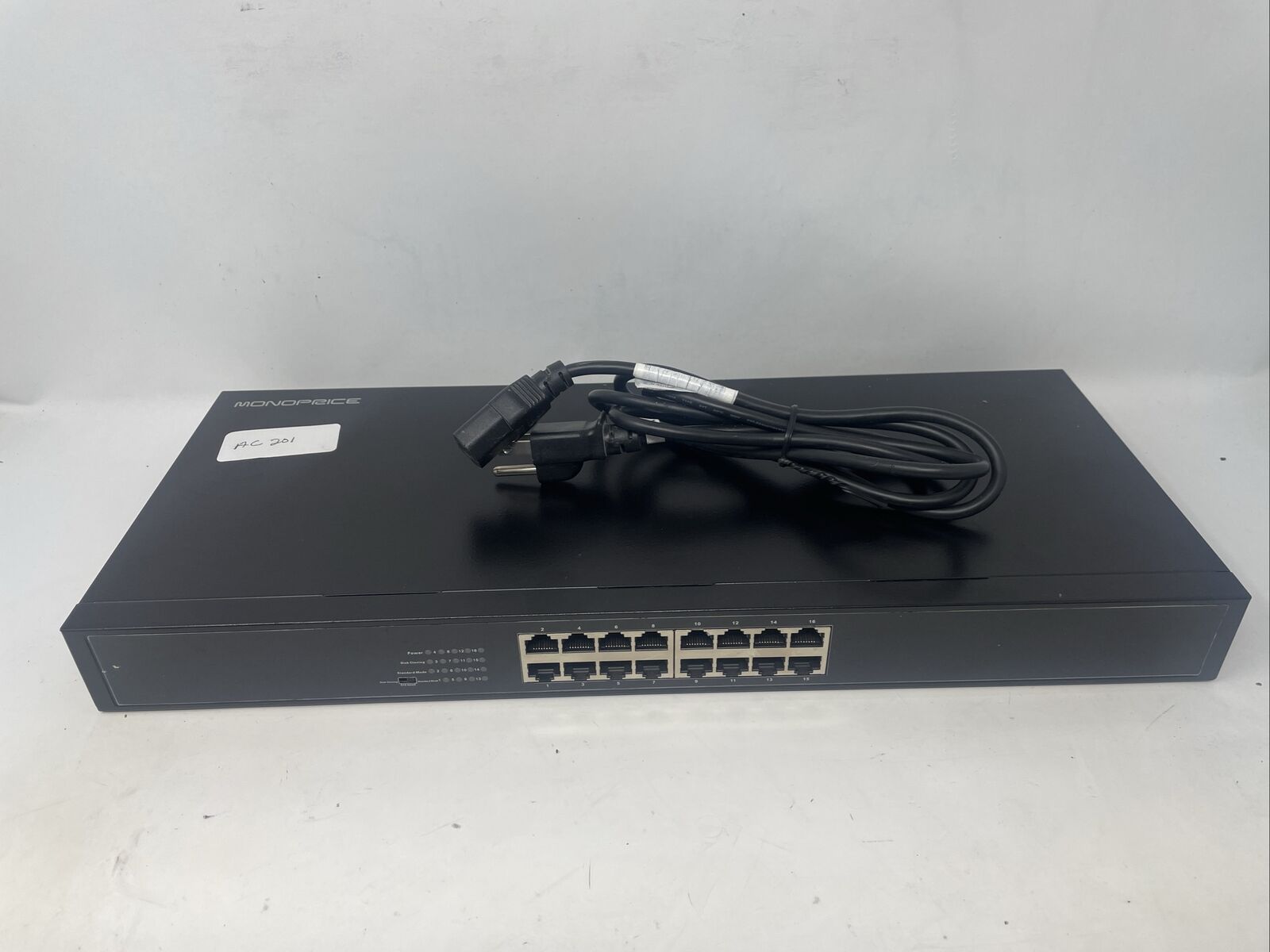 Monoprice 16 Port Unmanaged 10/100/1000 Mbps Gigabit Ethernet Switch/Rack Mount.