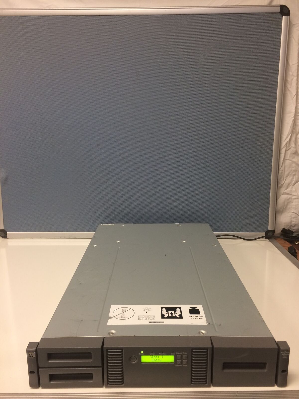 Hp Storageworks MSL2024 Tape Library Server with LTO5 BL537A Drive WORKING