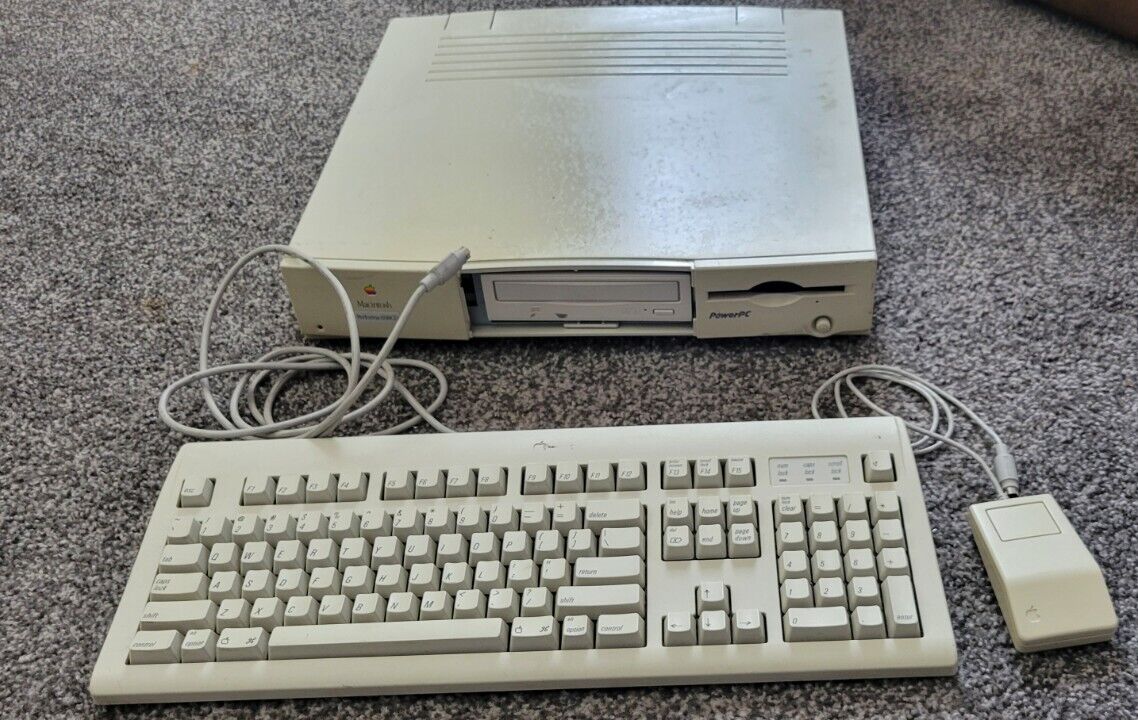 Macintosh Apple Performa 6116CD M1596 Working 16MB 160MB HDD OS 7.6.1