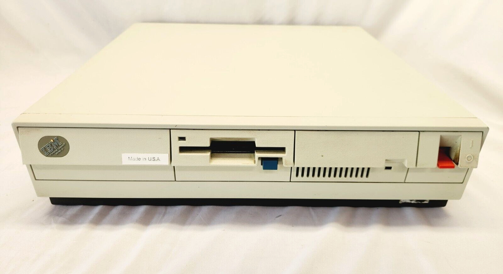 Vintage IBM Personal System/2 PS/2 Model 30 8530 Computer - Powers On