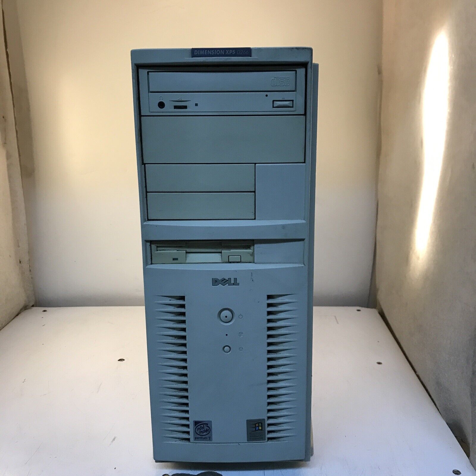 Vintage Dell Dimension XPS D266 Intel Pentium II 266MHz512KB NO HDD Boot to BIOS