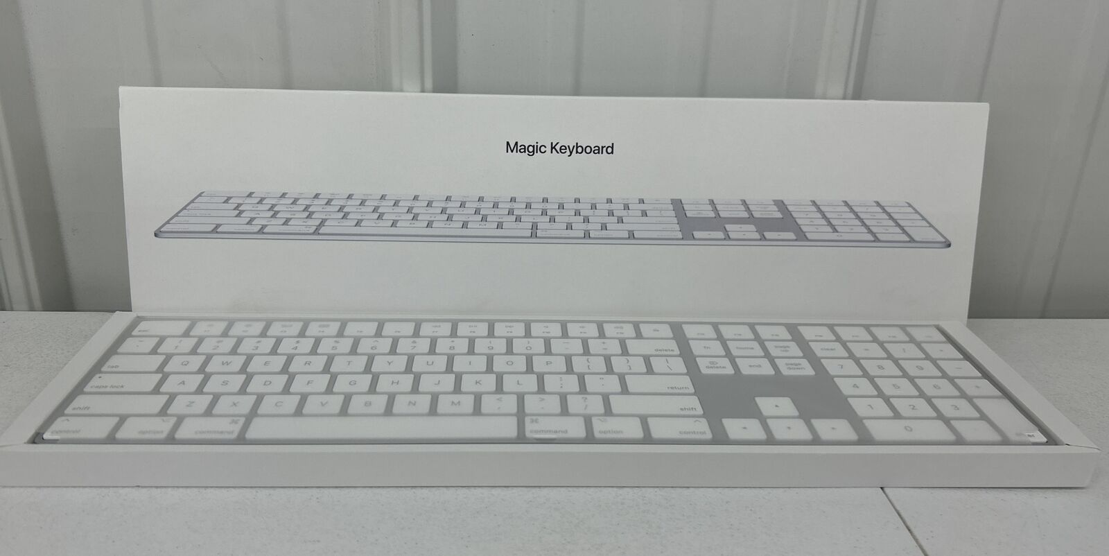 Apple Magic Keyboard Full Size w Numeric Keypad Wireless MQ052LL/A A1843 Silver