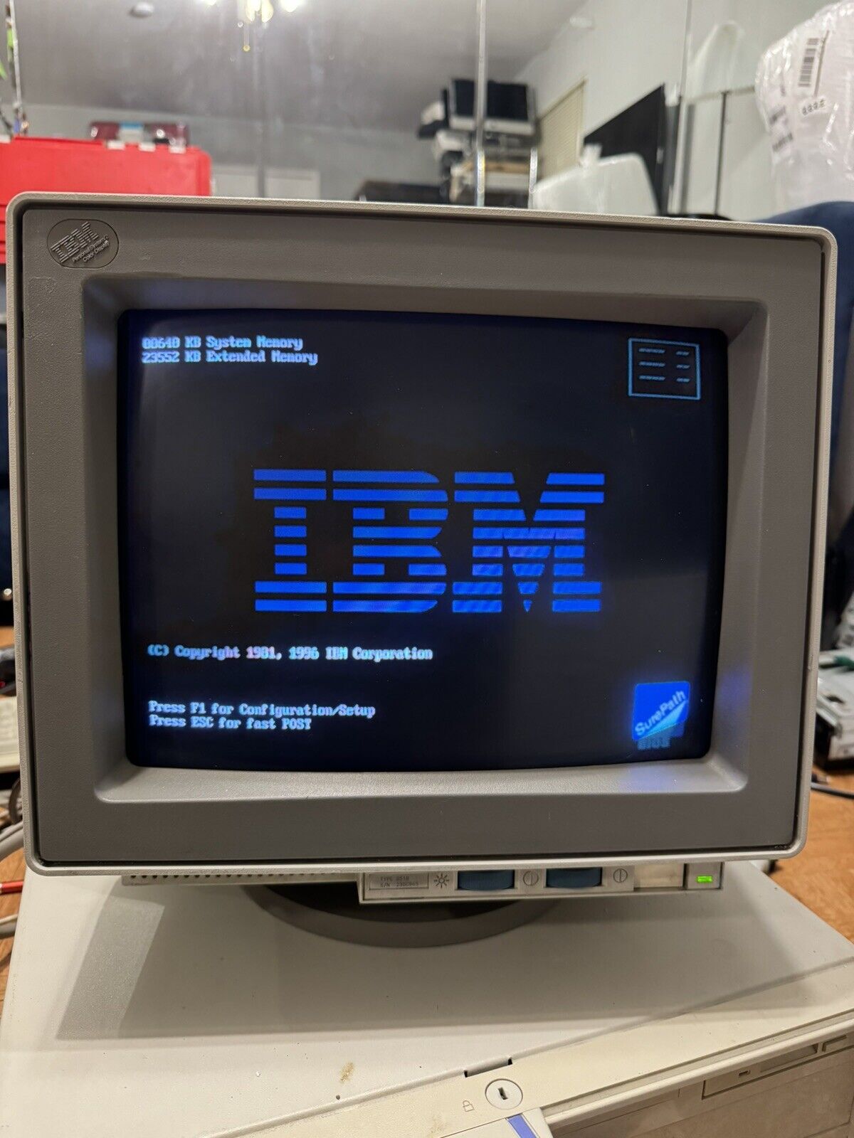 IBM Personal System/2 PS/2 8518 14\