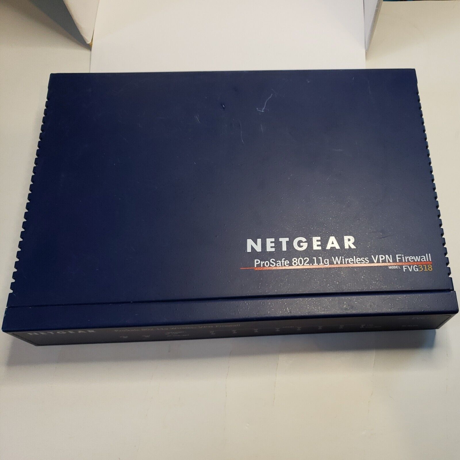 NetGear FVG318 ProSafe 802.11g Wireless VPN Firewall 8 Ports no pwr or ant