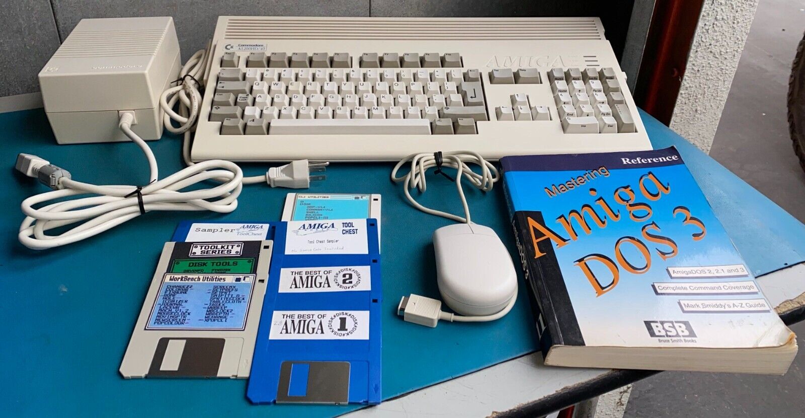 Commodore Amiga 1200HD/40 Computer Recapped 2Mb RAM, ROM 3.0,  Mouse     KL