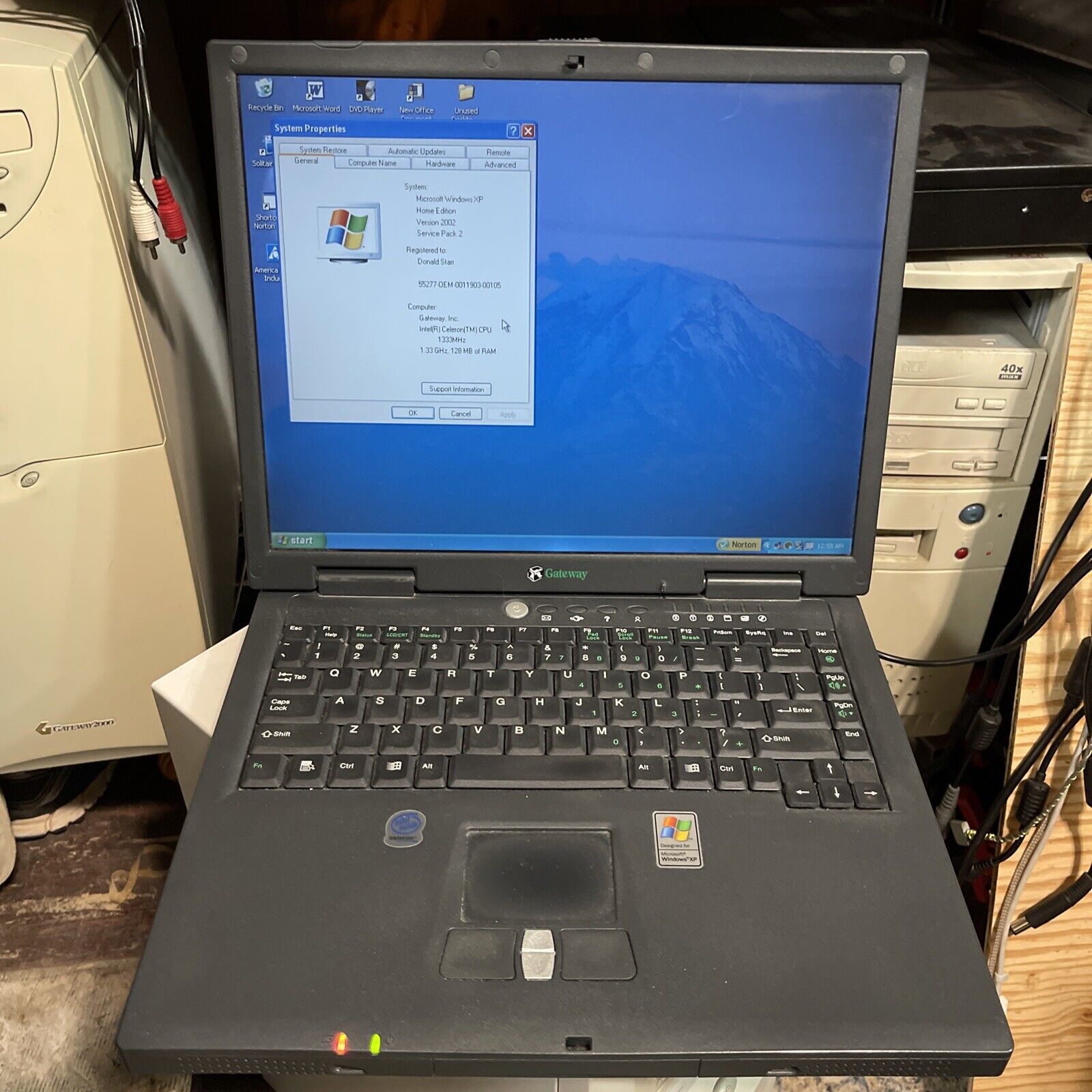 Vintage Gateway Solo 1450 Laptop PC 15 Inch Intel Celeron Black Windows XP Works