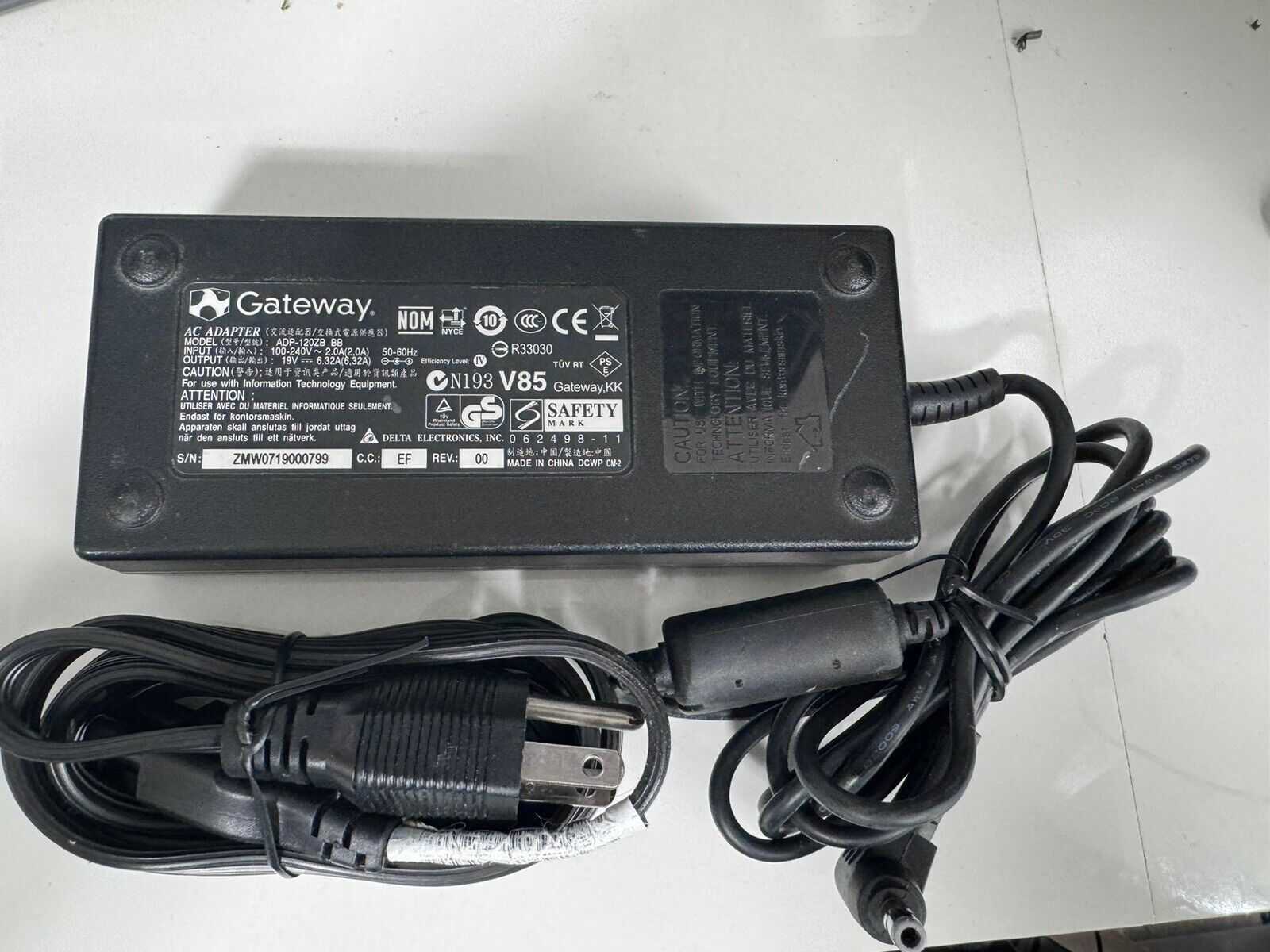 Genuine Gateway 120W AC Adapter/Charger ADP-120ZB BB 19V 6.32A
