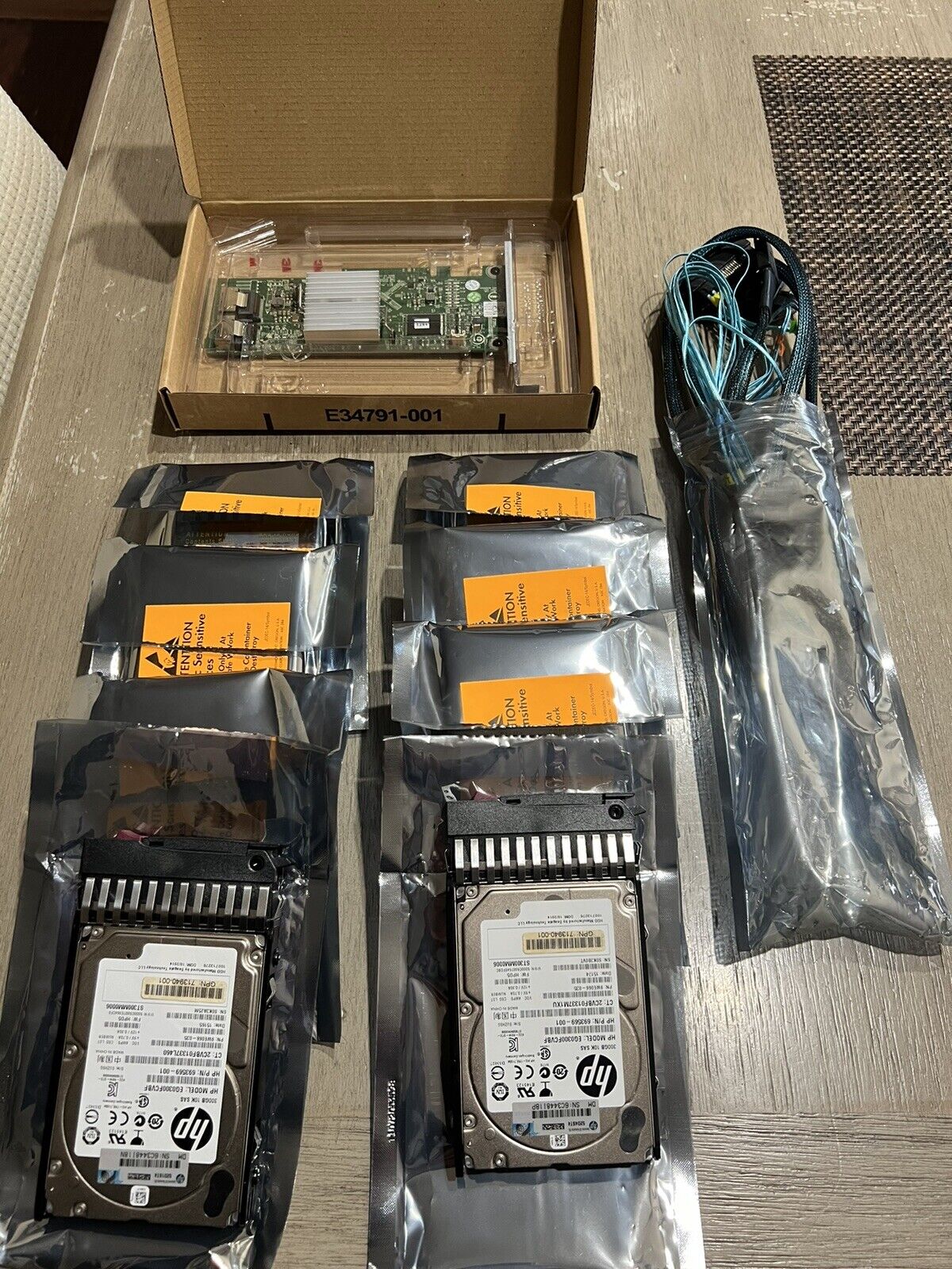 x8 HP SAS HDD EGO300FCVBF. Comes With H310 6GBPS SAS HBA to LSI/ ZFS FreeNAS