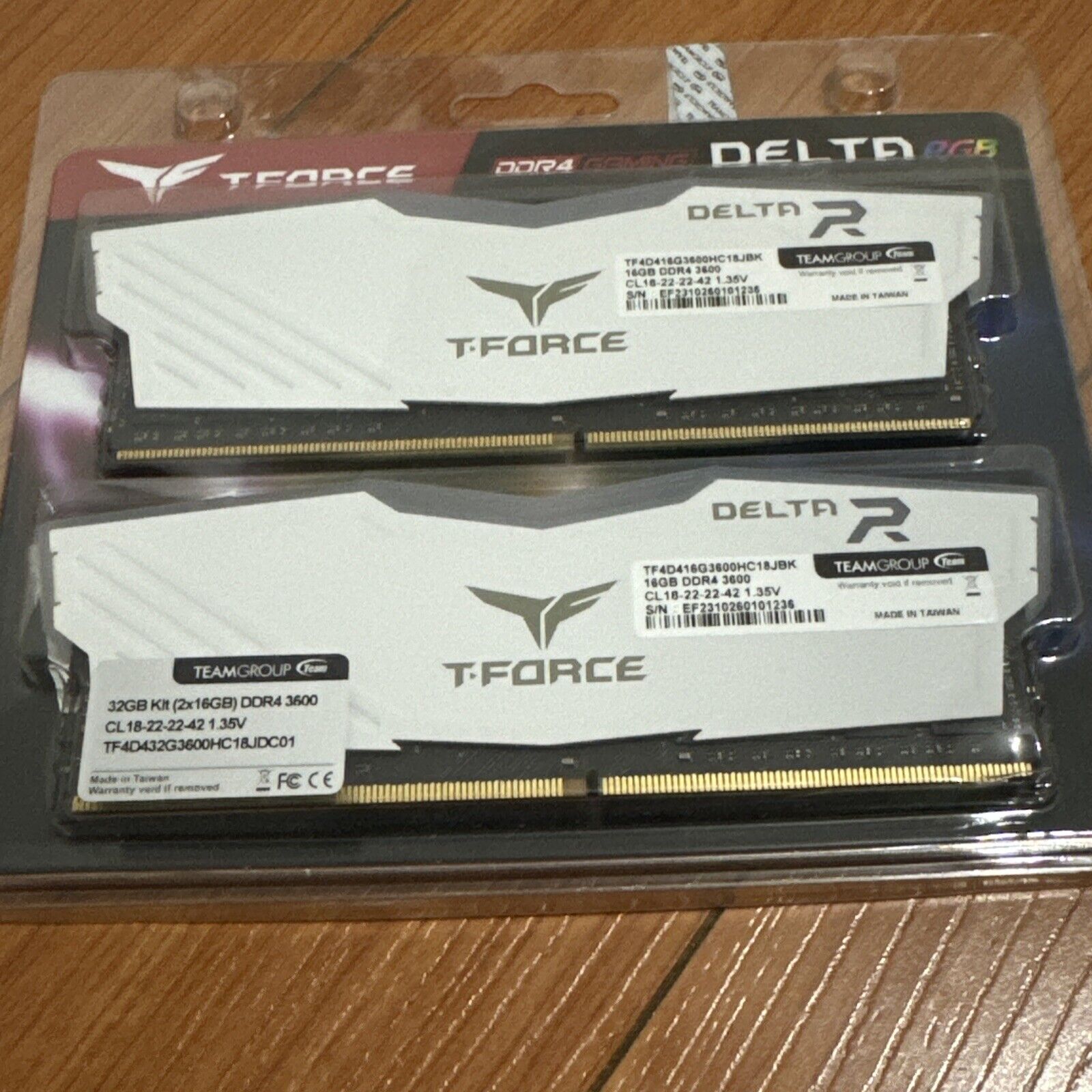 TEAMGROUP T-Force Delta White RGB DDR4 32GB (2x16GB) 3600MHz
