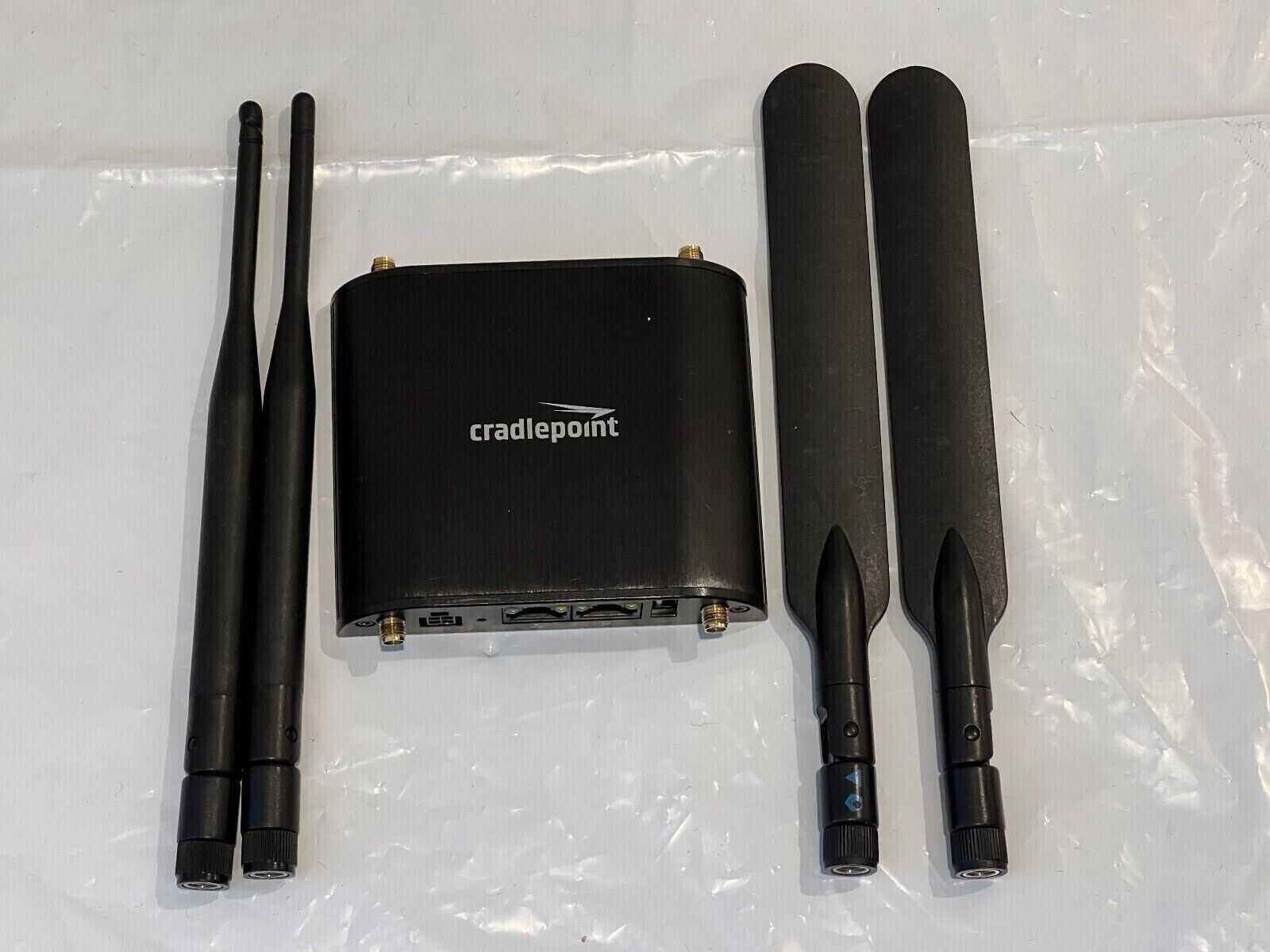 CradlePoint IBR600LPE-AT AT&T 4G LTE Wireless Router - Read