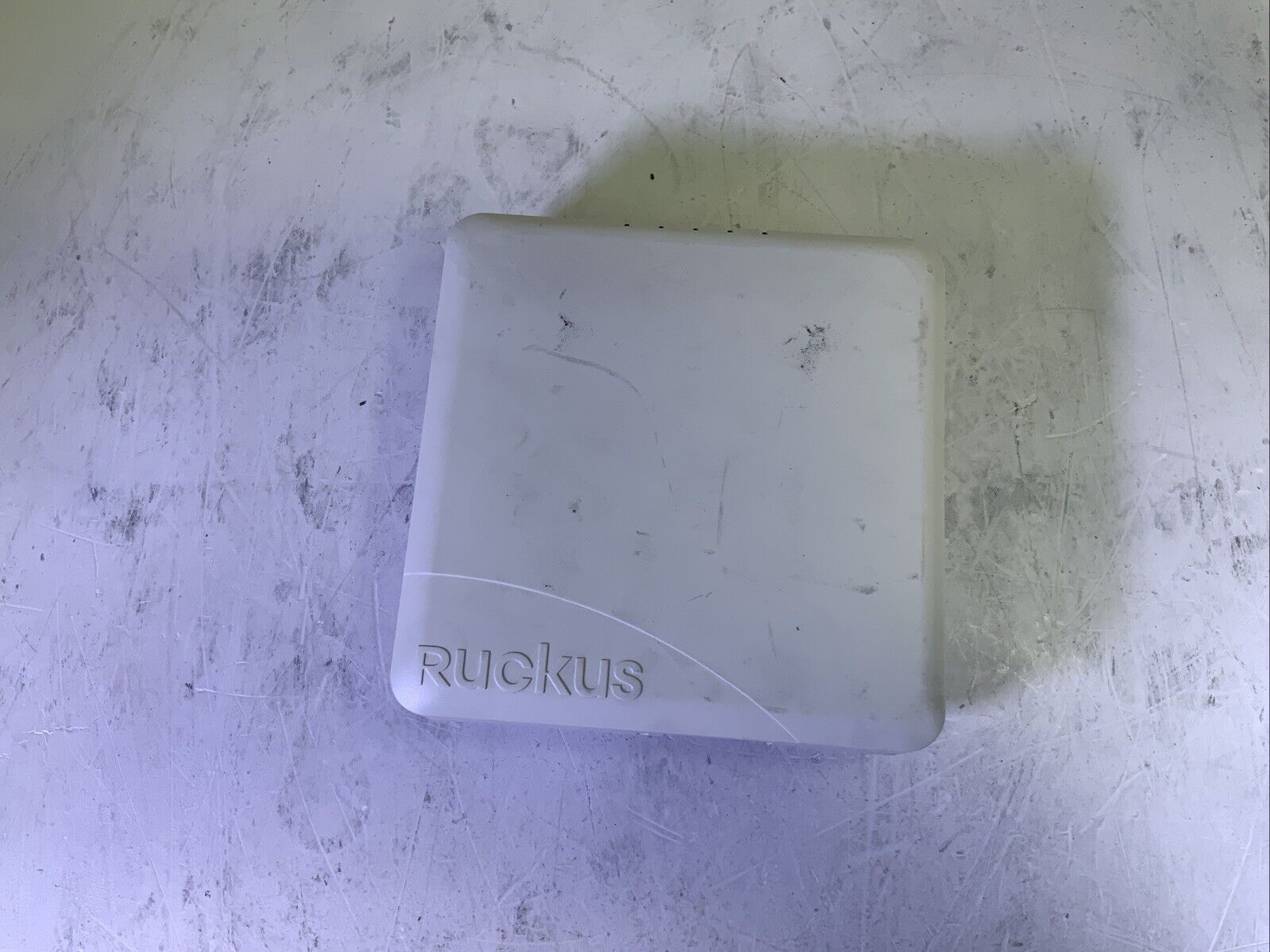 Ruckus ZoneFlex R600 Unleashed Wi-Fi Access Point - NG R3B