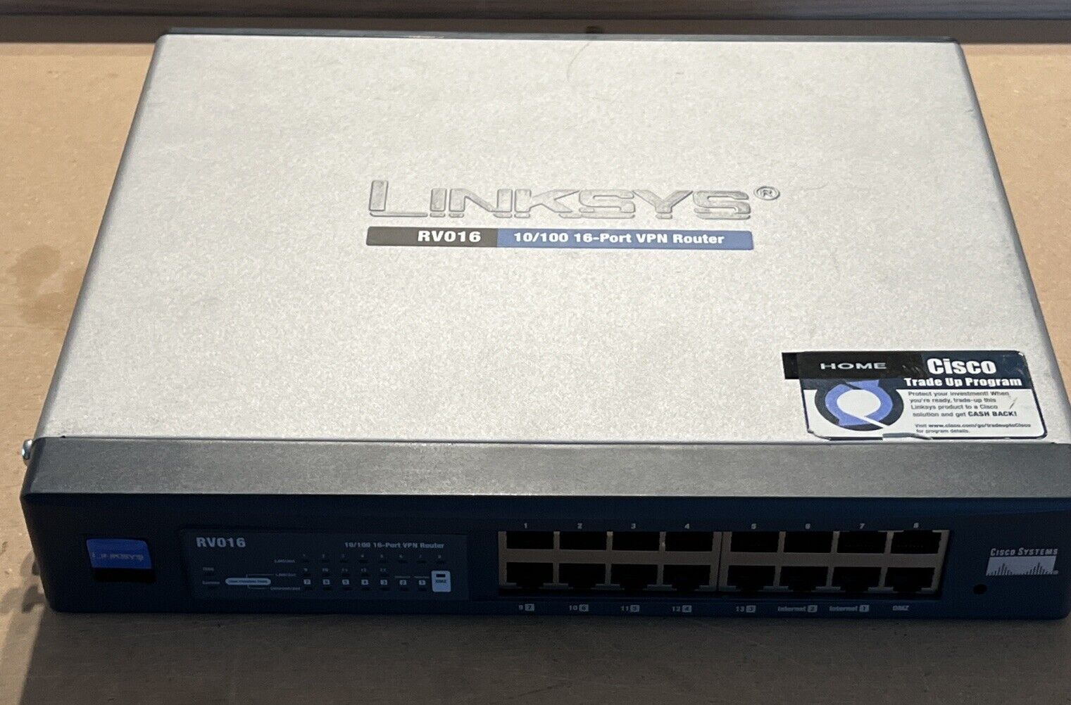 Linksys RV016 16-Port VPN Router Cisco Systems
