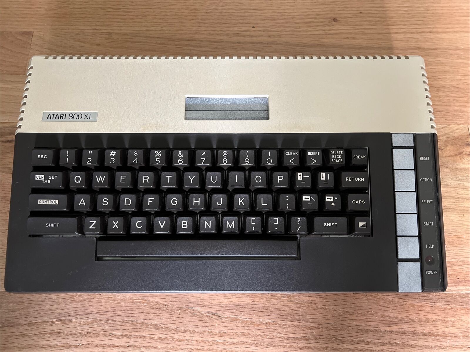 Atari 800xl nice condition.  Socketed MB