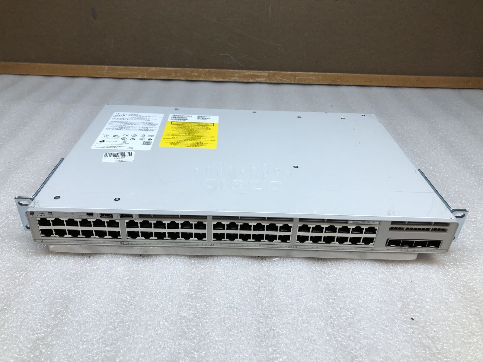 Cisco Catalyst 9200L 48 4x10G 48-Port Ethernet Gigabyte Uplink Network Switch
