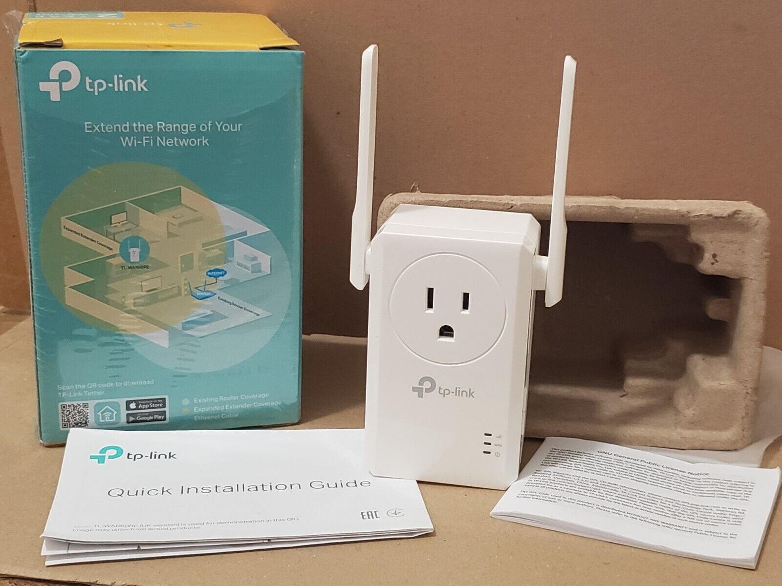 TP-Link Wi-Fi Range Extender TL-WA860RE 300Mbps Power Outlet Pass-through 