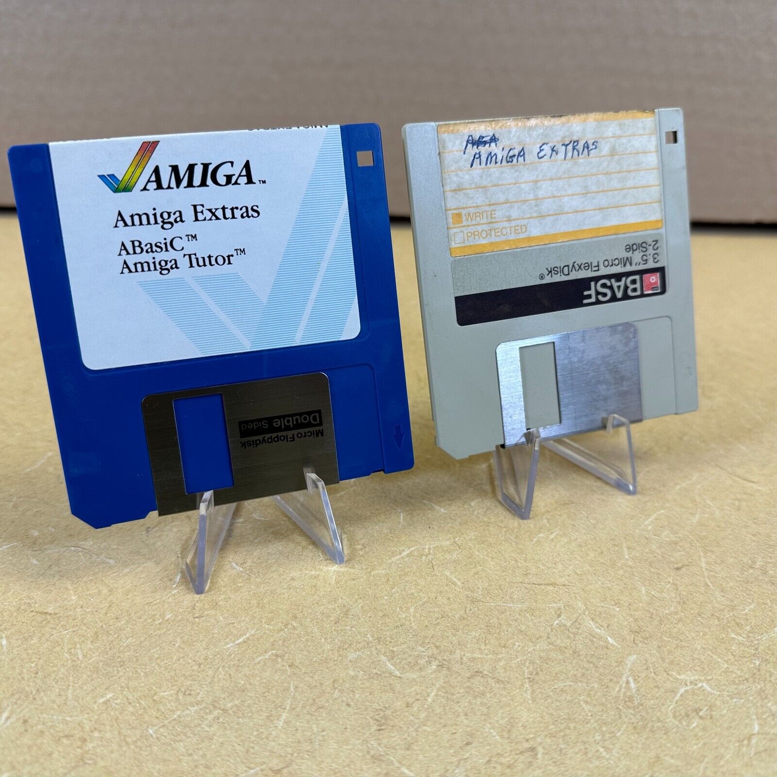2 Disk AMIGA Extras COMMODORE AMIGA Computers 1985 - RARE