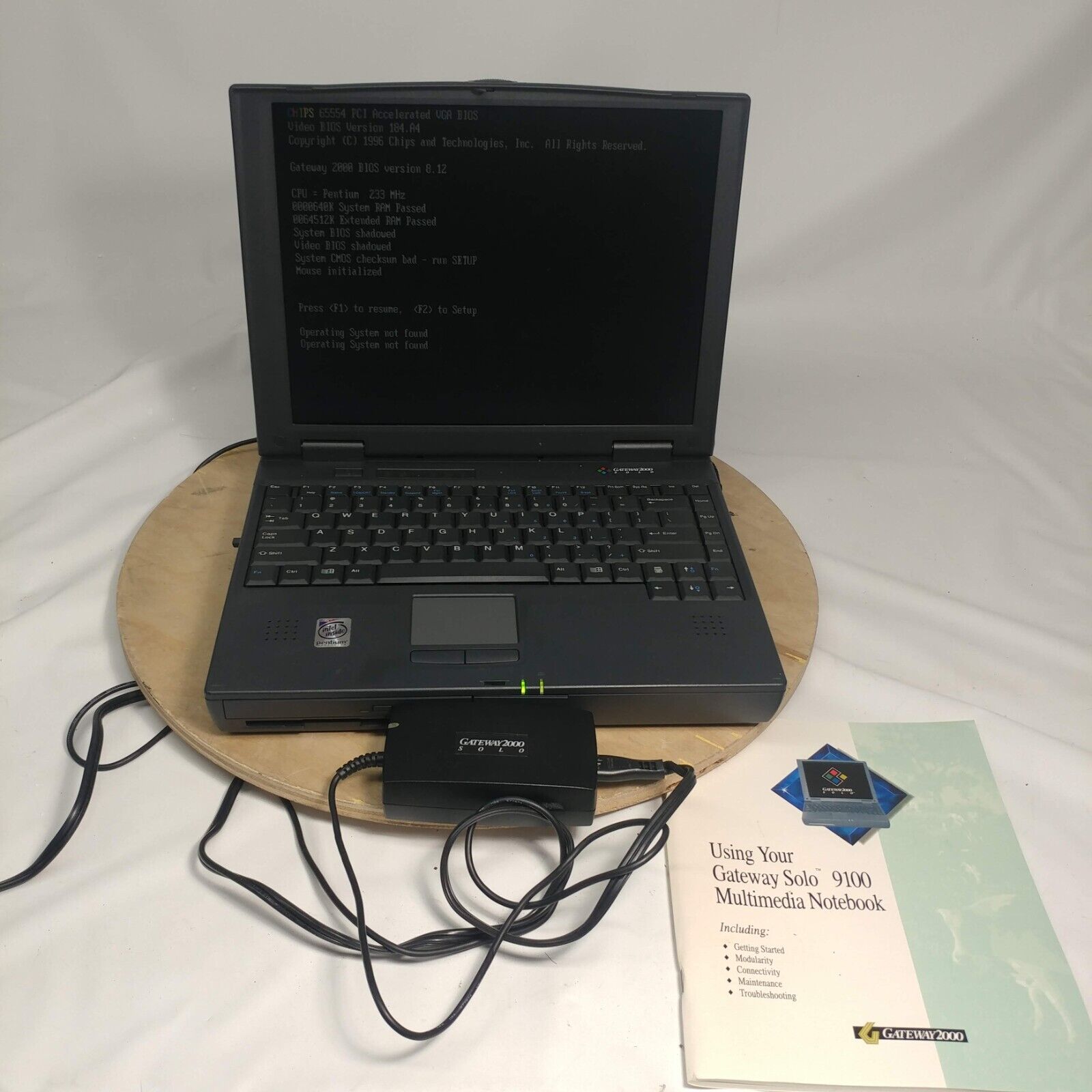 Gateway 2000 Model Solo 9100 Pentium 233MHZ Laptop Computer Vintage Retro READ