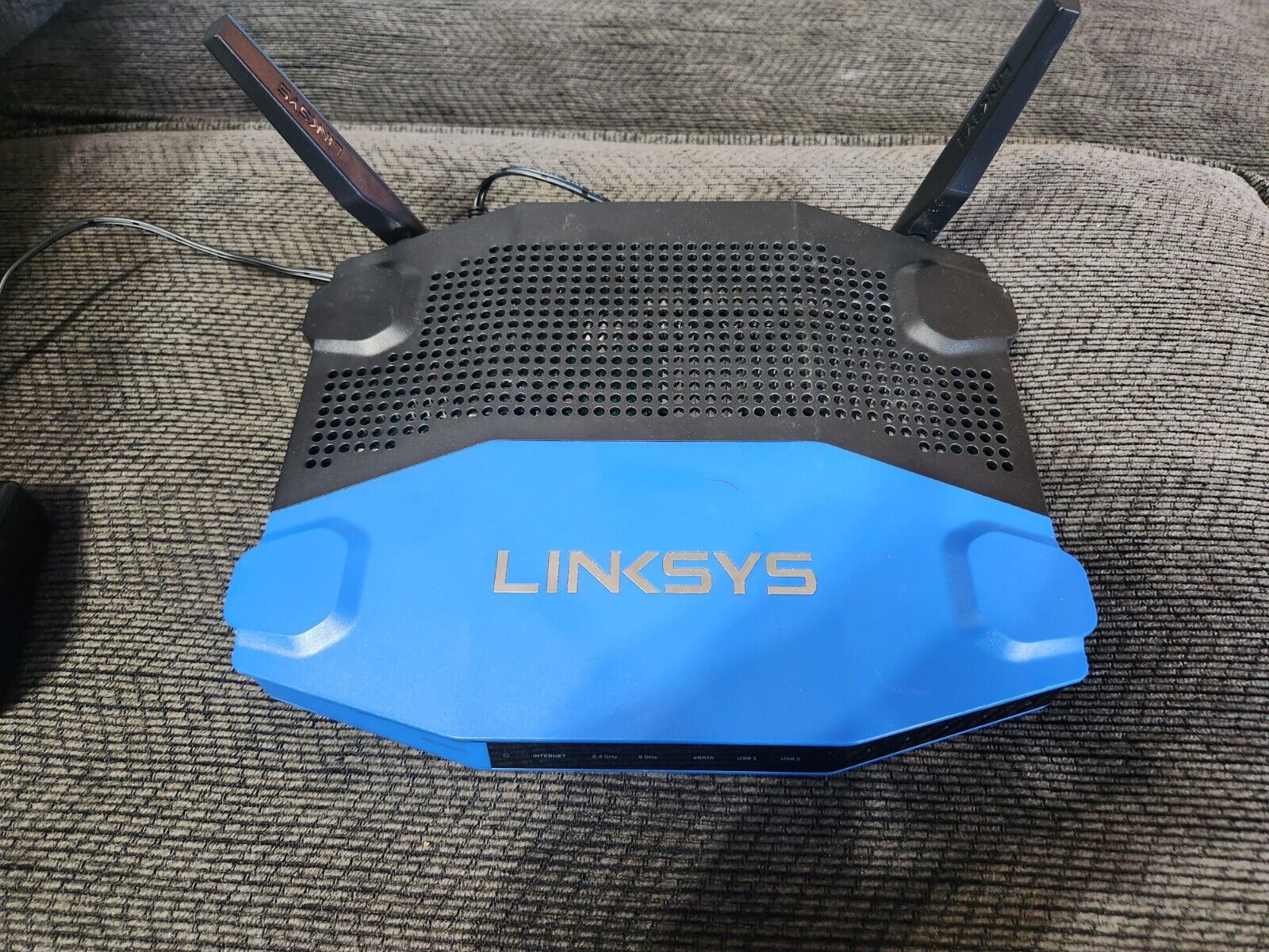 LINKSYS - WRT1200AC -  AC1200 Gigabit Wireless Dual Band Wi-Fi Router