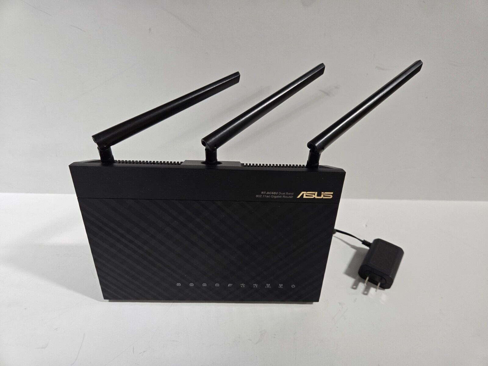 ASUS AC1900 WiFi Gaming Router (RT-AC68U) - Dual Band Gigabit Wireless Internet