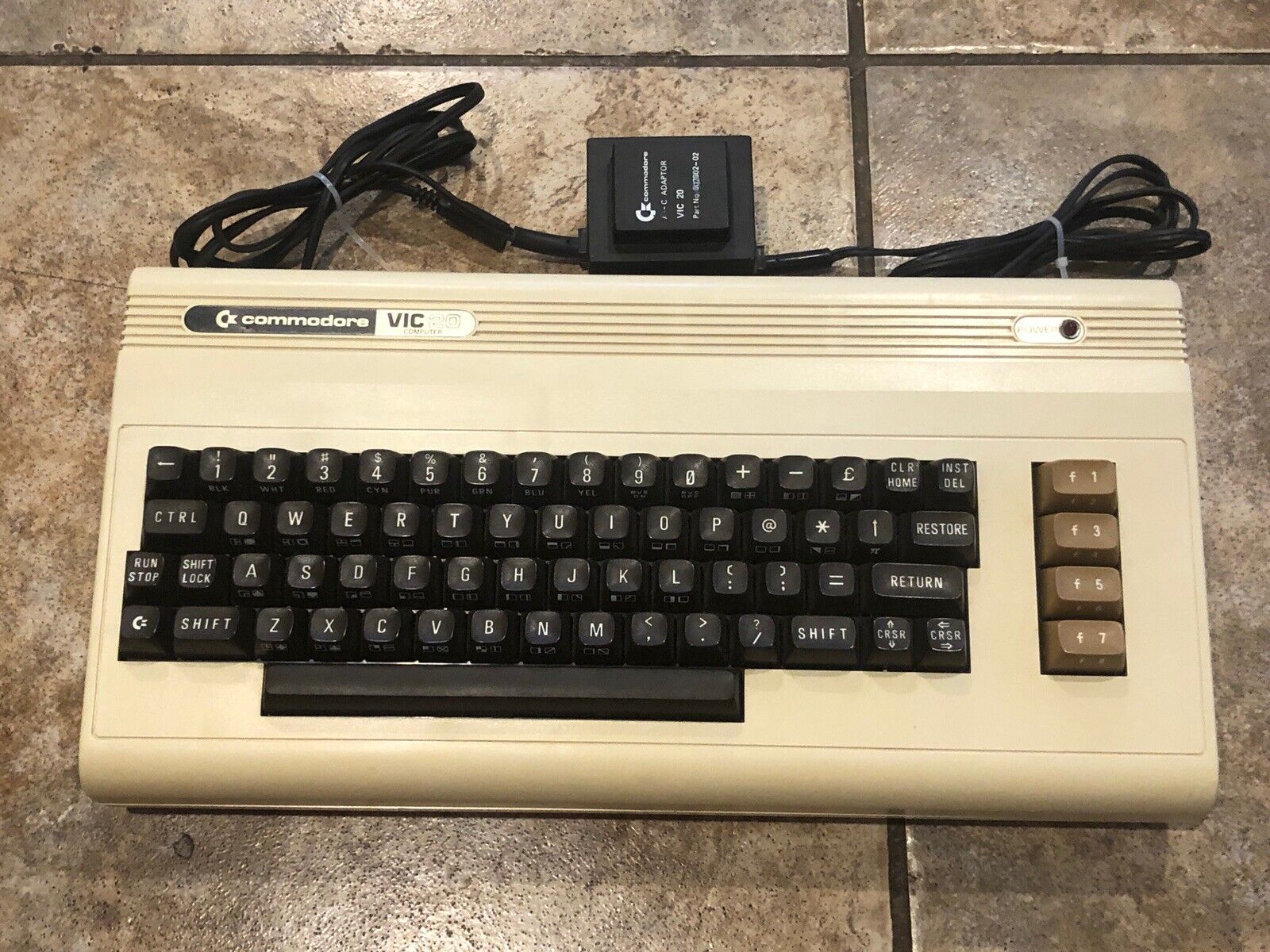 Early Vintage Commodore Vic-20 Computer Silver Label NM Condition