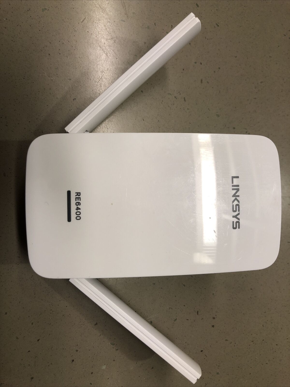Linksys RE6400 Boost Dual-Band Wi-Fi Gigabit Range Extender Used