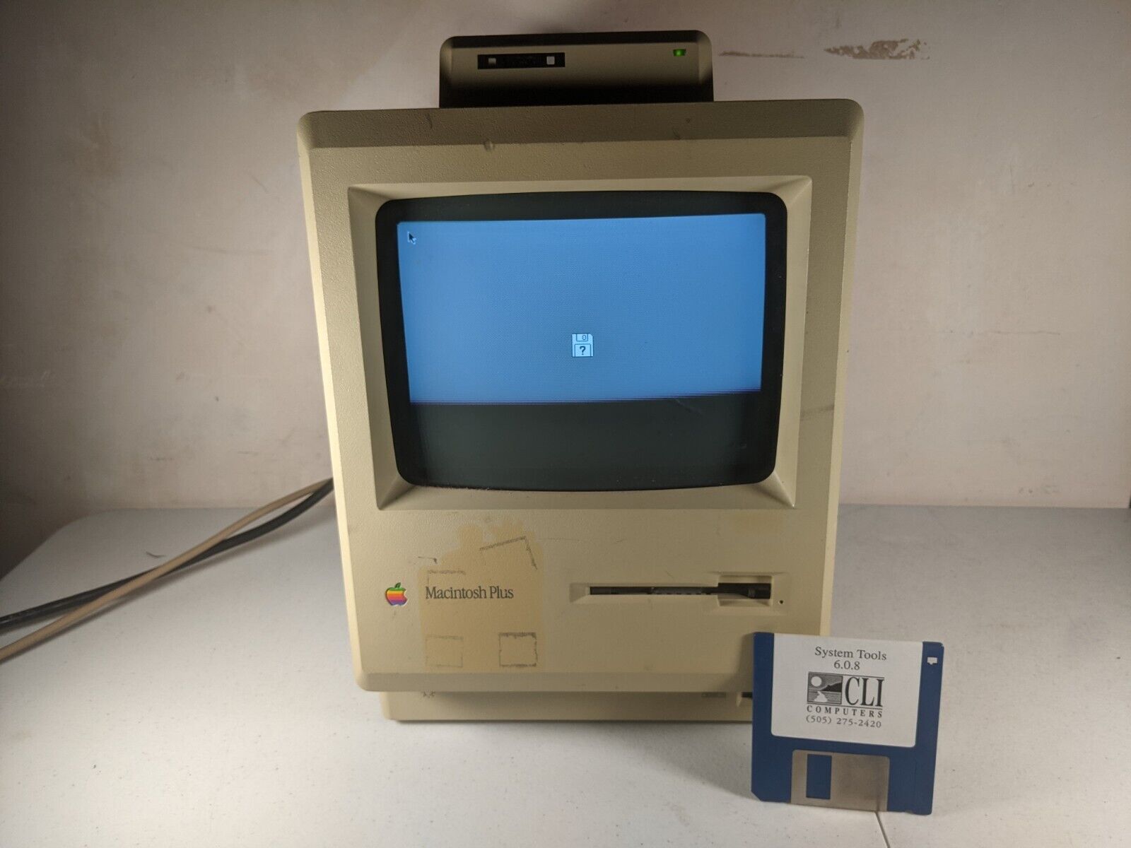 Vintage Apple Macintosh Plus 1Mb Desktop Computer M0001A w Kensington Works Read
