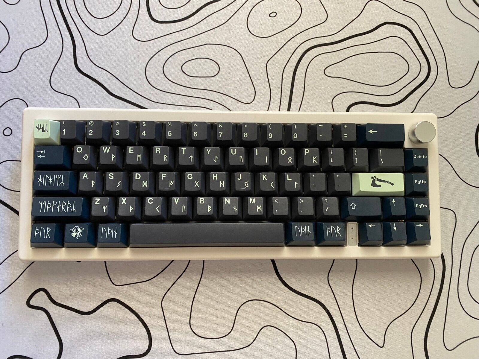 Norse Symbol Custom Modded Mechanical Keyboard (GMK67)